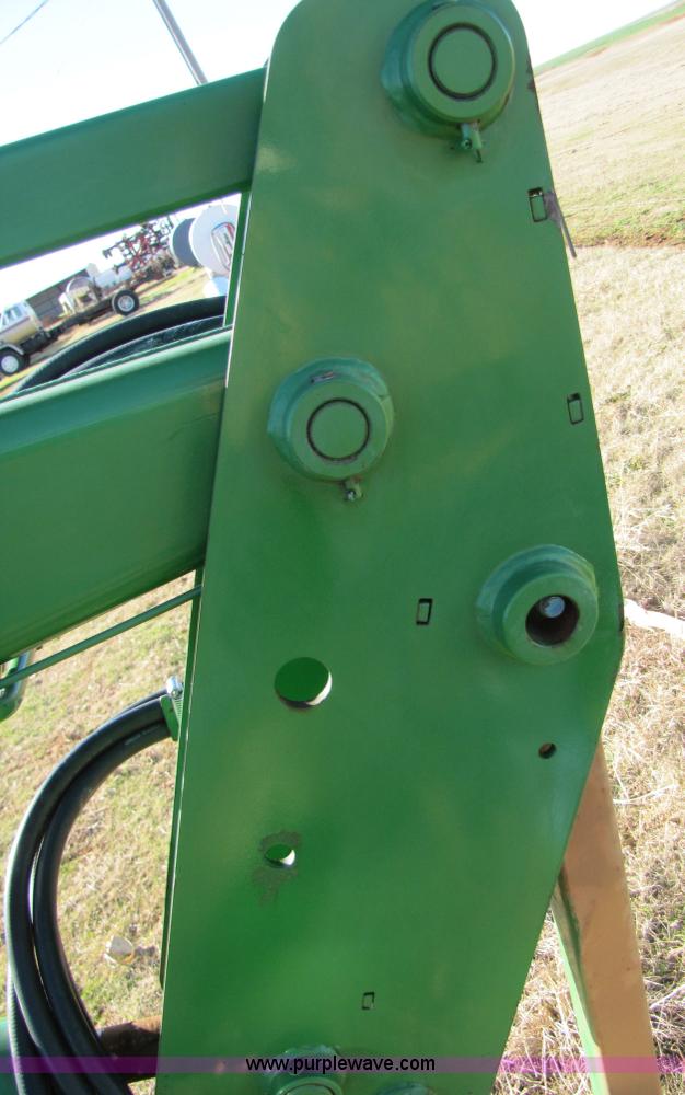 image for item B2141 John Deere 840 loader