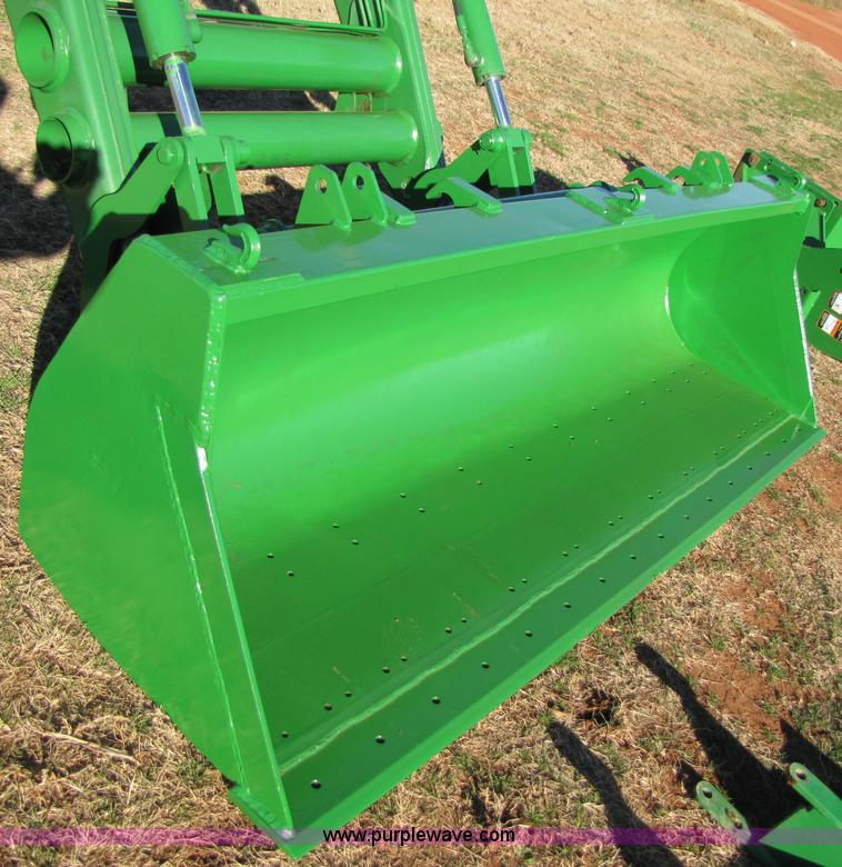 image for item B2141 John Deere 840 loader