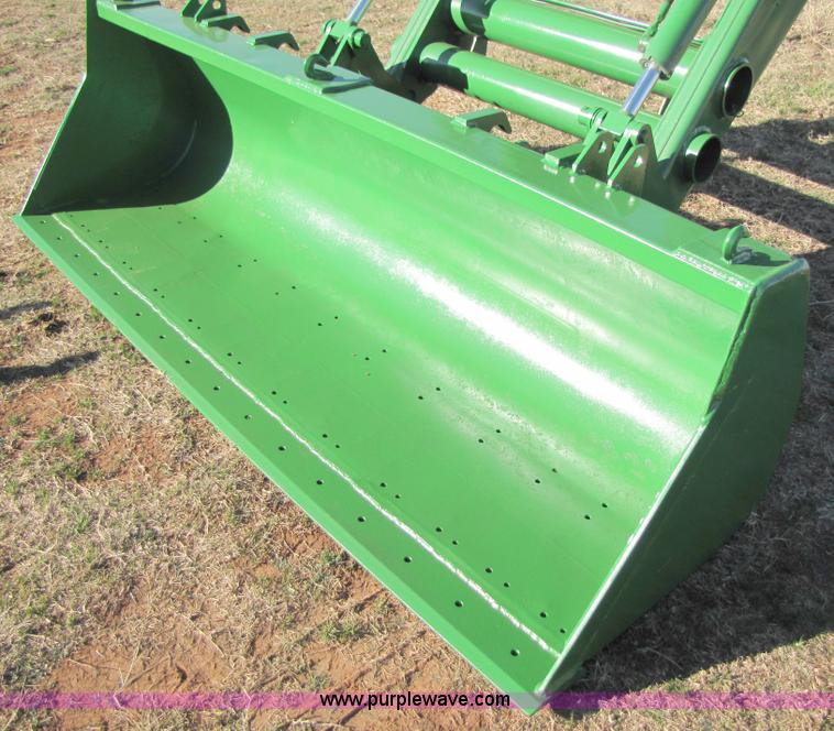 image for item B2141 John Deere 840 loader