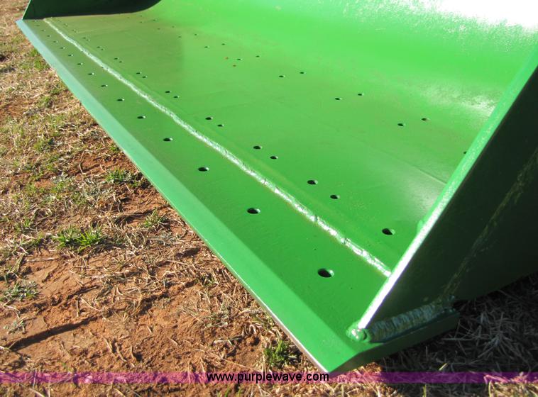 image for item B2141 John Deere 840 loader