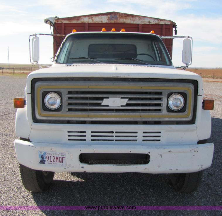 image for item B2144 1976 Chevrolet C65 grain truck