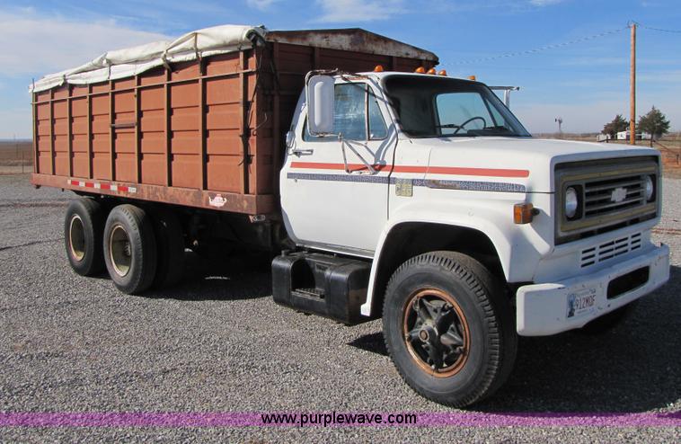 image for item B2144 1976 Chevrolet C65 grain truck