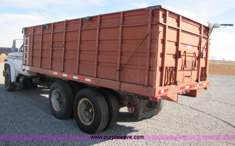 image for item B2144 1976 Chevrolet C65 grain truck