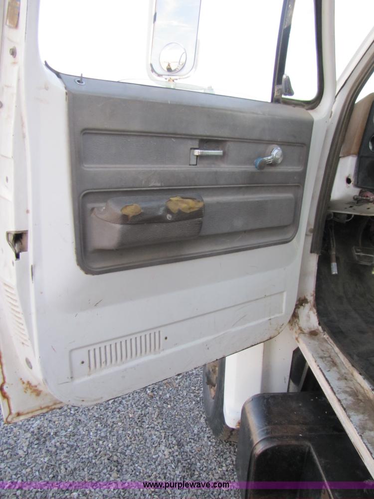 image for item B2144 1976 Chevrolet C65 grain truck