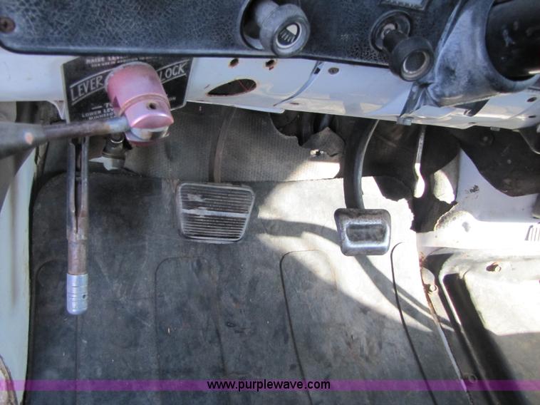 image for item B2144 1976 Chevrolet C65 grain truck