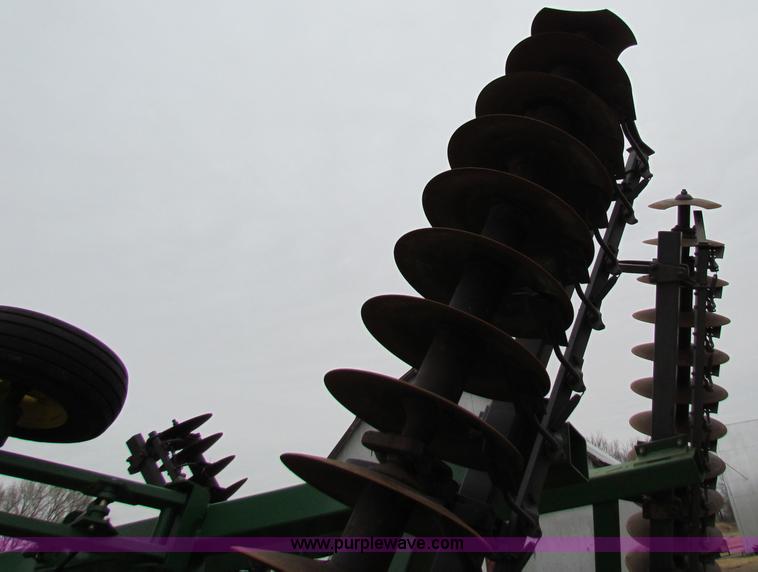 image for item B7038 John Deere 637 rock disk