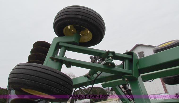 image for item B7038 John Deere 637 rock disk