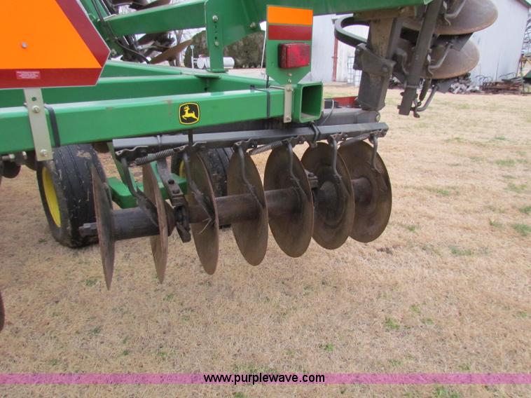 image for item B7038 John Deere 637 rock disk