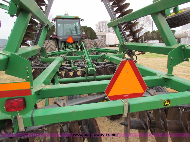 image for item B7038 John Deere 637 rock disk