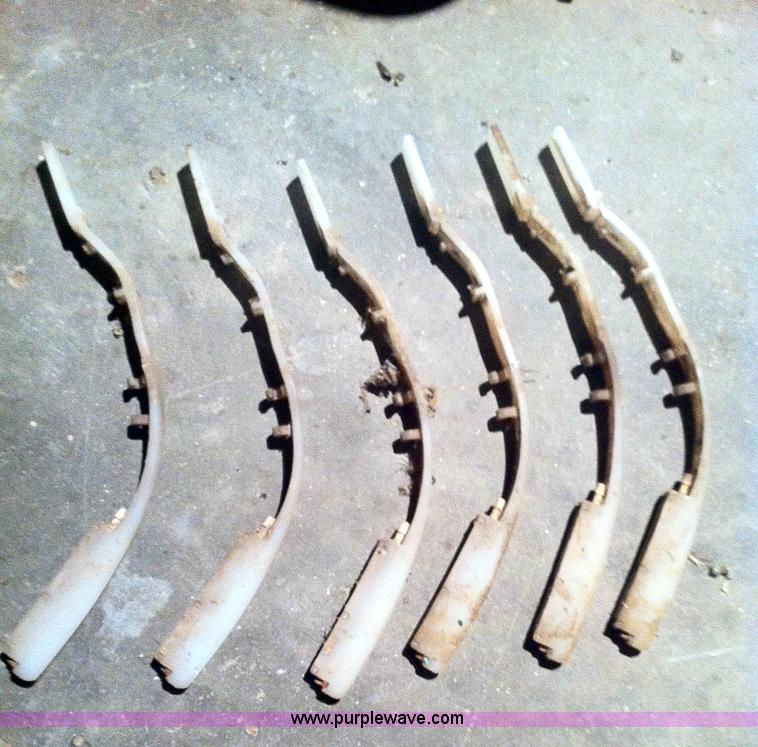 image for item B7039 Kinze 2000 eight row planter