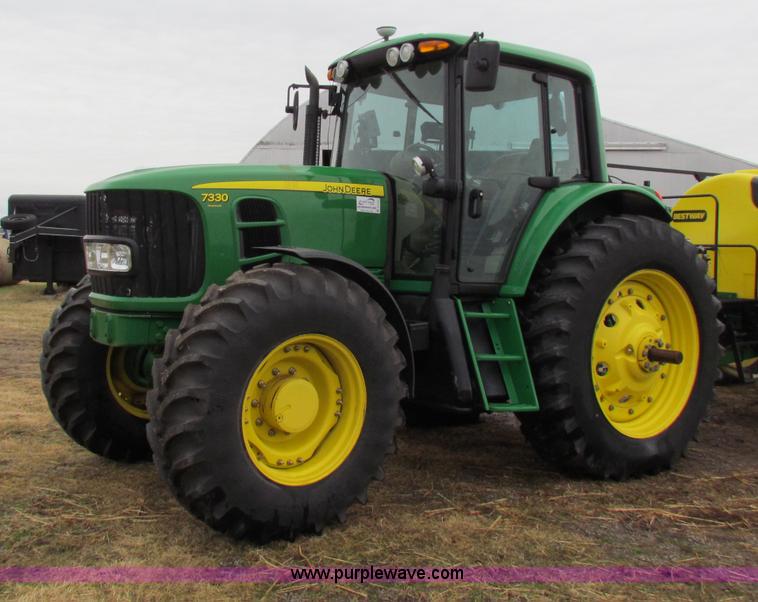 image for item B7042 2008 John Deere 7330 Premium MFWD tractor