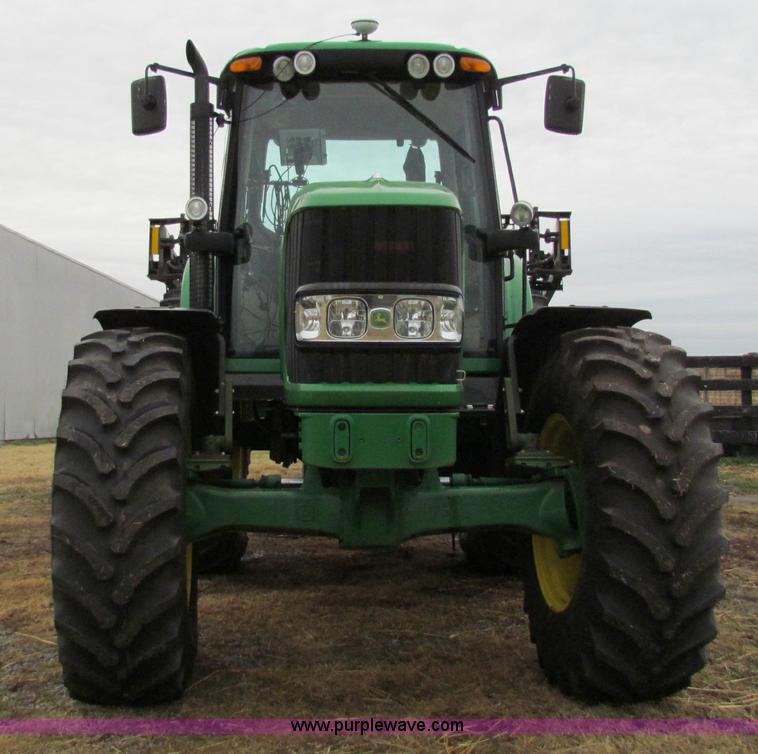 image for item B7042 2008 John Deere 7330 Premium MFWD tractor