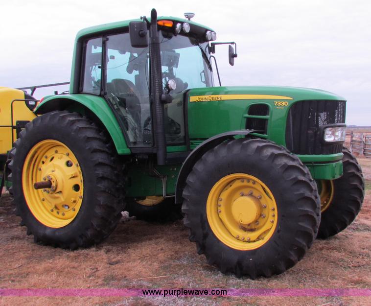 image for item B7042 2008 John Deere 7330 Premium MFWD tractor