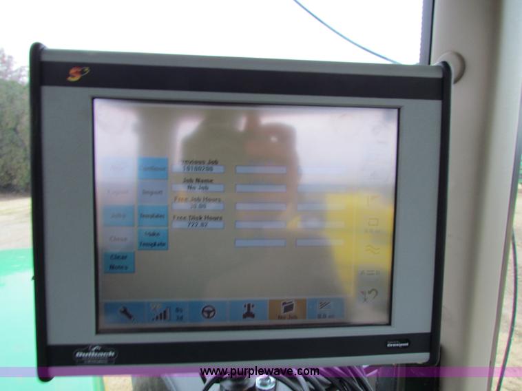 image for item B7042 2008 John Deere 7330 Premium MFWD tractor