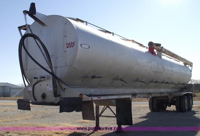 image for item C5891 1995 Ledwell 40' dry bulk trailer