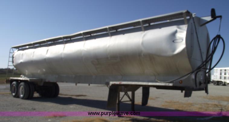 image for item C5891 1995 Ledwell 40' dry bulk trailer