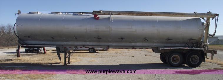 image for item C5891 1995 Ledwell 40' dry bulk trailer