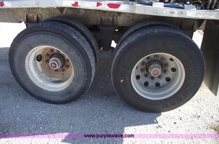 image for item C5891 1995 Ledwell 40' dry bulk trailer