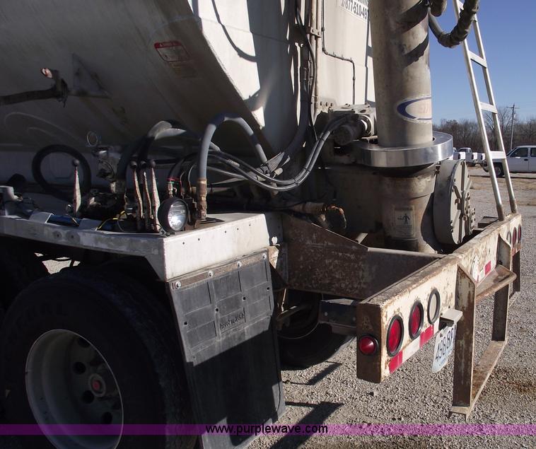 image for item C5891 1995 Ledwell 40' dry bulk trailer