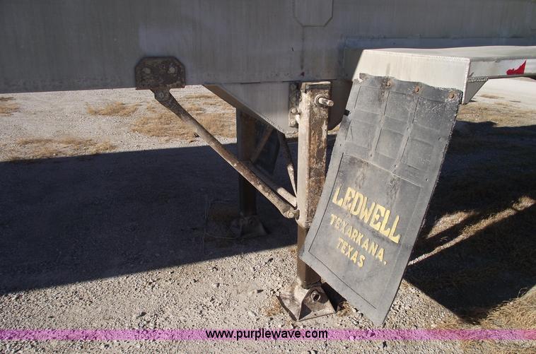 image for item C5891 1995 Ledwell 40' dry bulk trailer