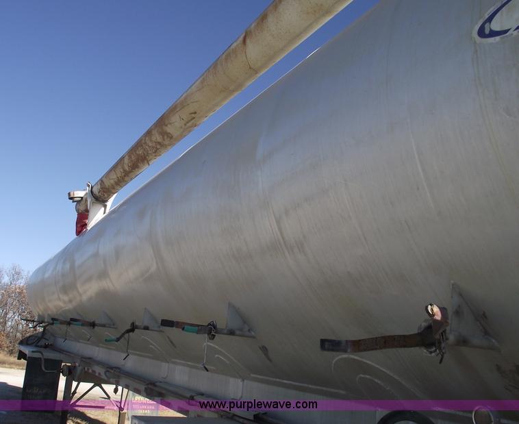 image for item C5891 1995 Ledwell 40' dry bulk trailer