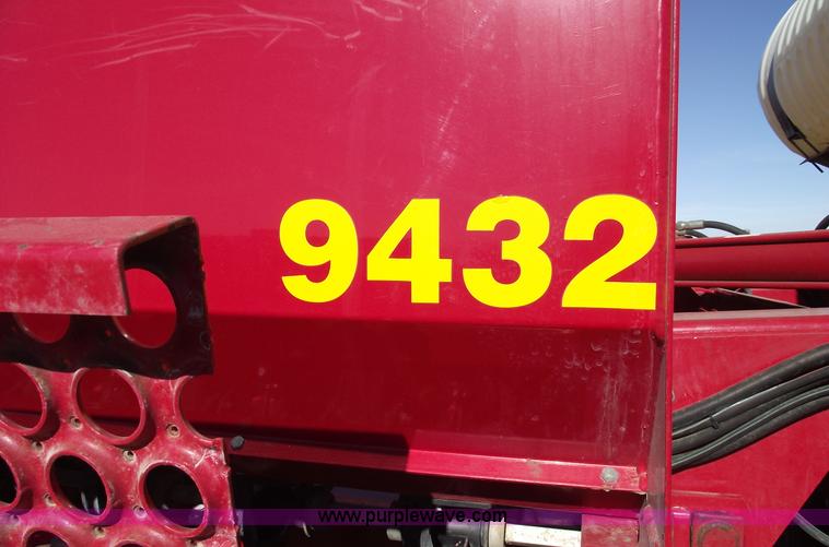 image for item C5895 2002 Sunflower 9432 30' grain drill with liquid fertilizer tank