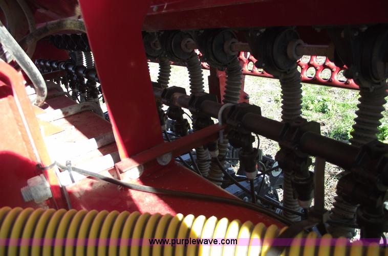 image for item C5895 2002 Sunflower 9432 30' grain drill with liquid fertilizer tank