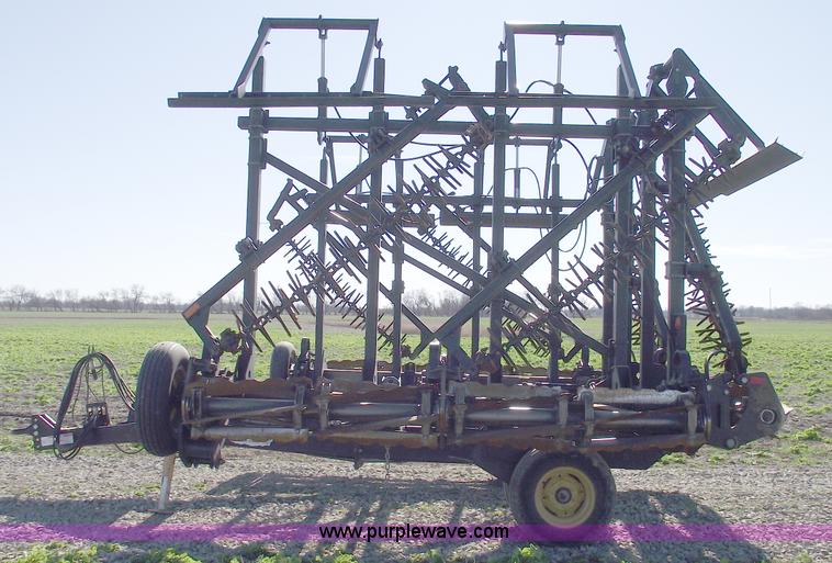 image for item C5896 2006 To The Max 32' harrow