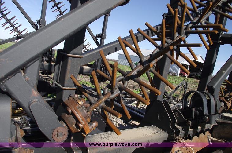 image for item C5896 2006 To The Max 32' harrow