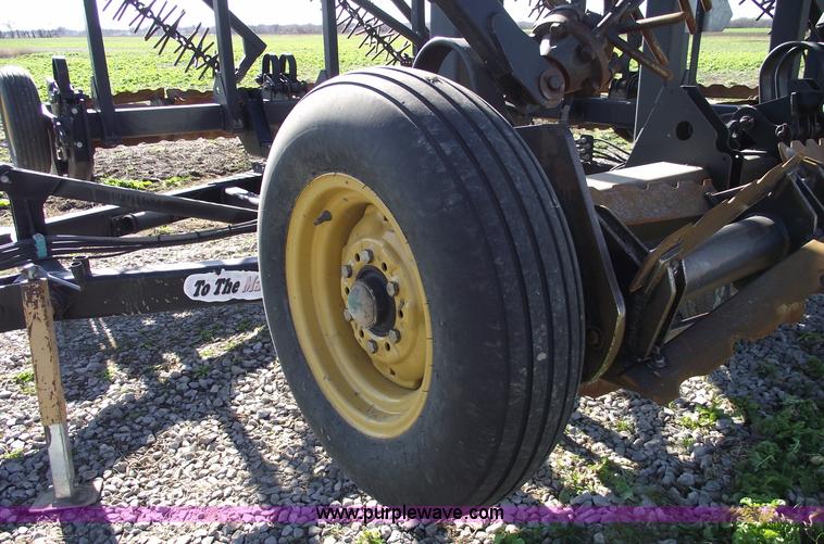 image for item C5896 2006 To The Max 32' harrow