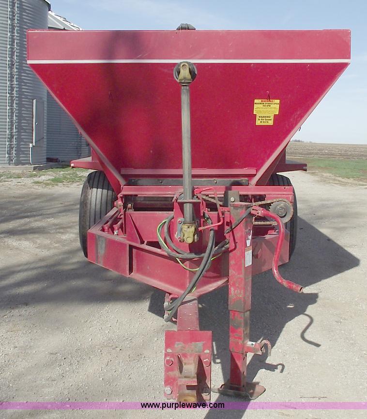 image for item C5897 2006 Chandler 26' triple axle spreader