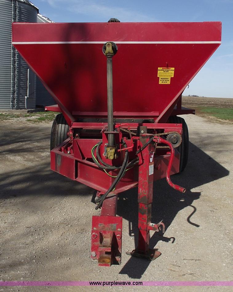 image for item C5897 2006 Chandler 26' triple axle spreader