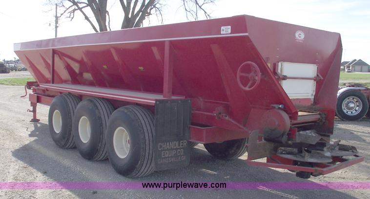 image for item C5897 2006 Chandler 26' triple axle spreader
