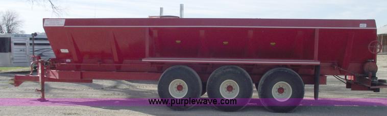 image for item C5897 2006 Chandler 26' triple axle spreader