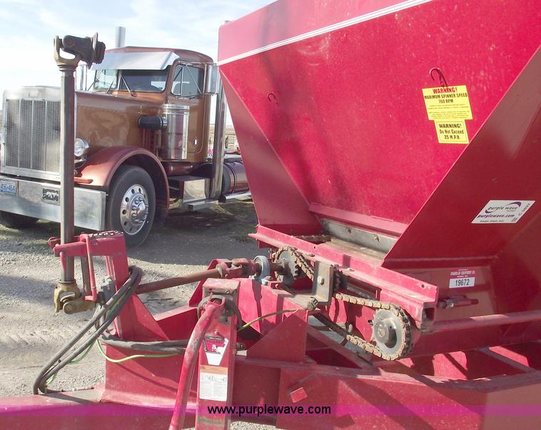 image for item C5897 2006 Chandler 26' triple axle spreader