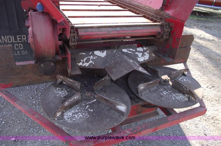 image for item C5897 2006 Chandler 26' triple axle spreader