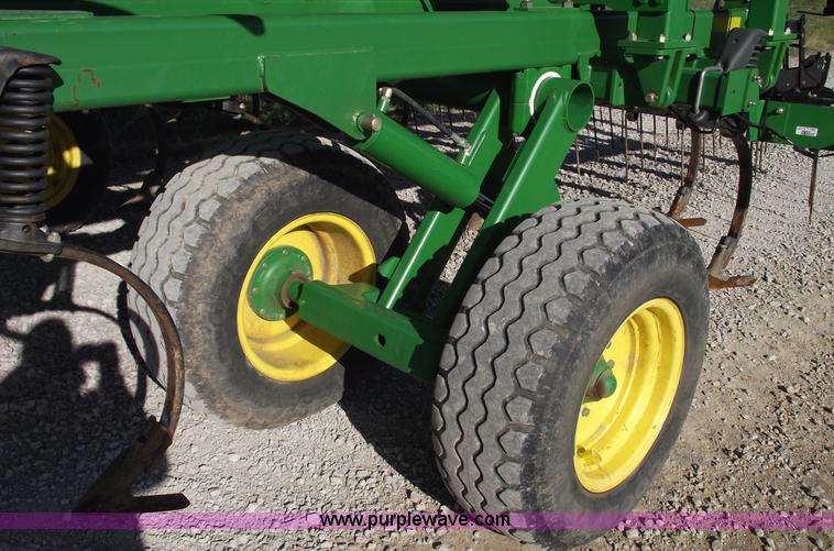 image for item C5899 2008 John Deere 2310 40' mulch finisher