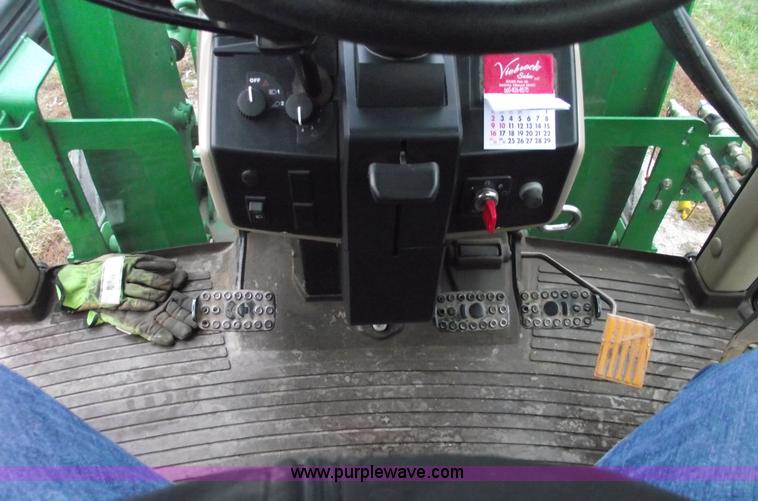 image for item C5925 2002 John Deere 6405 tractor with loader