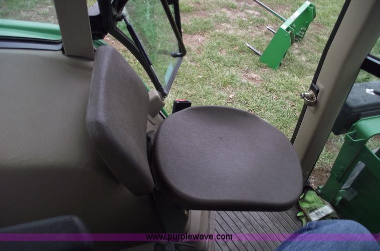 image for item C5925 2002 John Deere 6405 tractor with loader