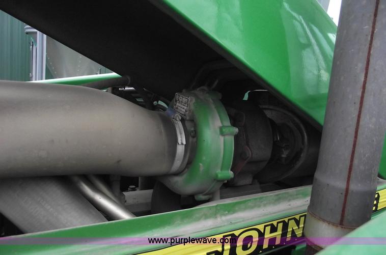 image for item C5925 2002 John Deere 6405 tractor with loader