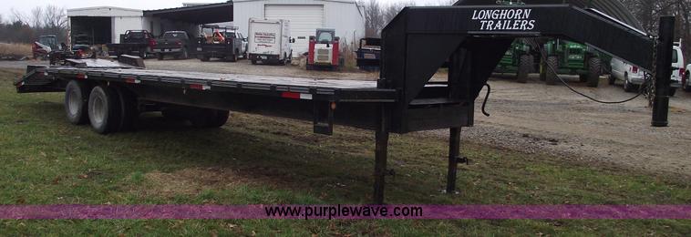 image for item C5947 2005 Longhorn 32' flatbed gooseneck trailer