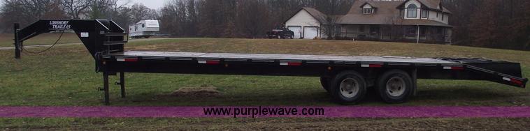 image for item C5947 2005 Longhorn 32' flatbed gooseneck trailer