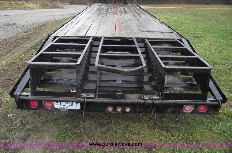 image for item C5947 2005 Longhorn 32' flatbed gooseneck trailer