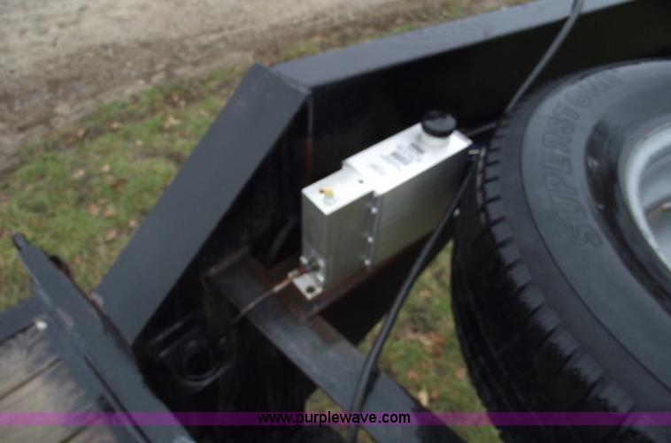 image for item C5947 2005 Longhorn 32' flatbed gooseneck trailer