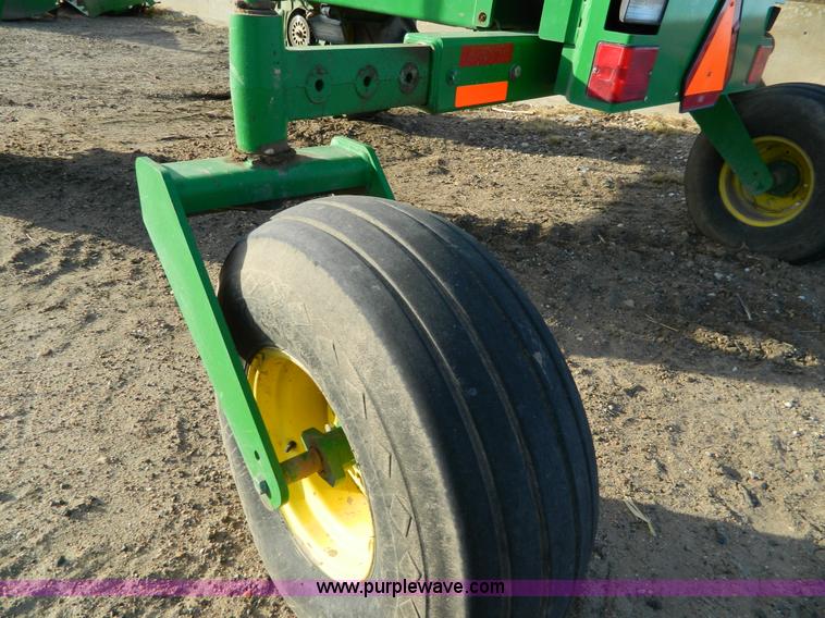 image for item D8640 2004 John Deere 4995 swather