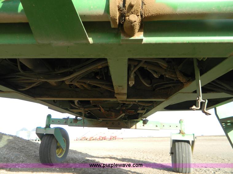 image for item D8640 2004 John Deere 4995 swather