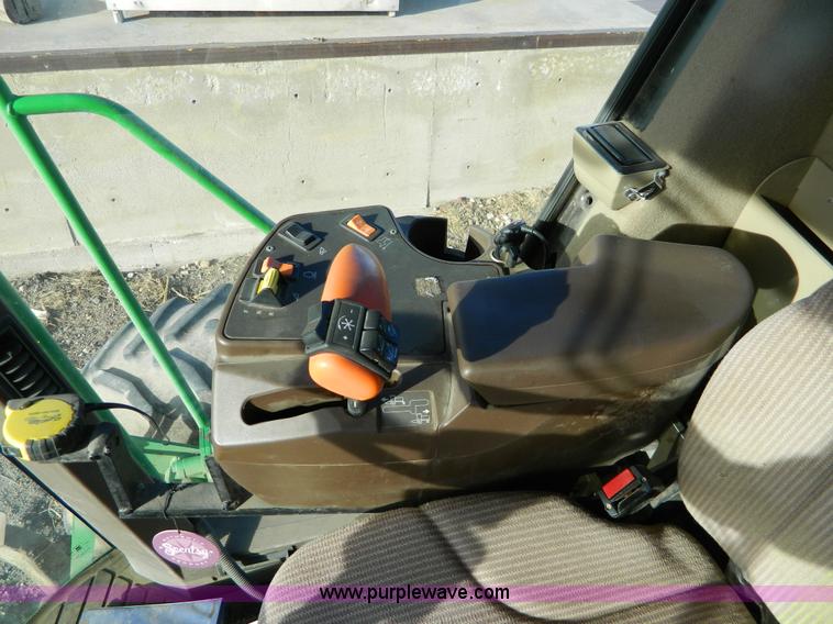 image for item D8640 2004 John Deere 4995 swather