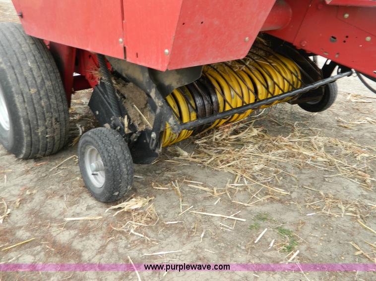 image for item D8647 2000 Case RBX561 round baler