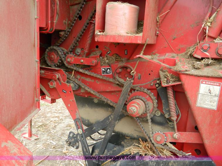 image for item D8647 2000 Case RBX561 round baler