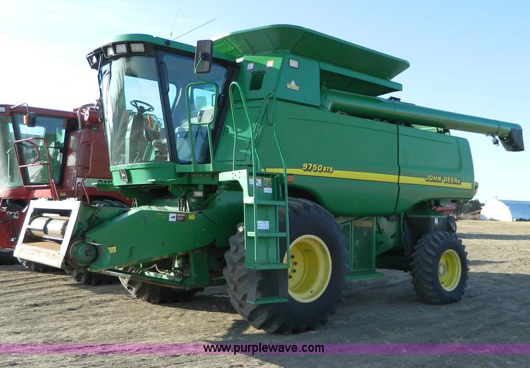 image for item D8652 2000 John Deere 9750 STS combine